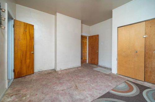 5420 Avondale Pl, Pittsburgh, PA 15206-1403