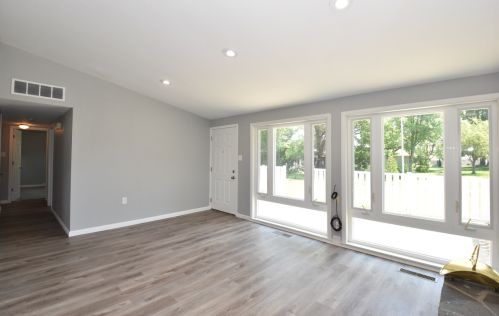 3512 Sunset Dr, Milwaukee WI  53220-1219 exterior