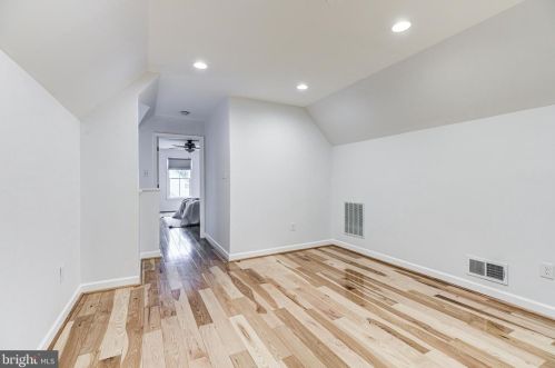 213 Creek Valley Ln, Rockville MD  20850-5603 exterior