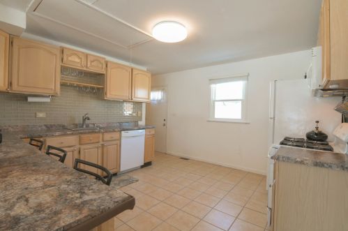 1304 Lorraine Pl, Waukegan IL 60085-1729 exterior