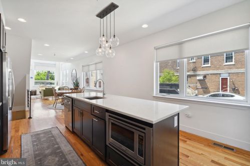 2201 Cumberland St, Philadelphia PA 19125-2203 exterior