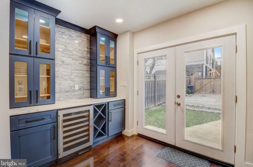 2911 17th St, Washington DC  20018-1825 exterior