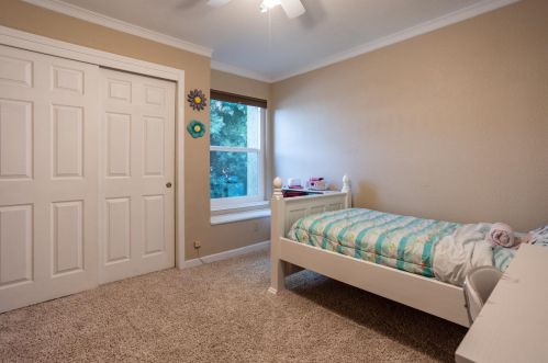 4005 Santa Maria Pl, Turlock CA 95382-8501 exterior