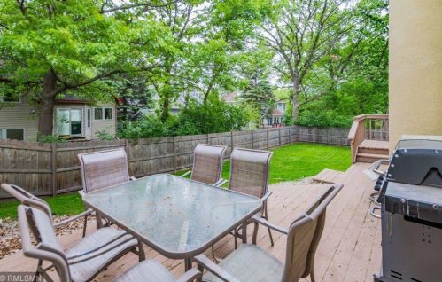 2224 Ariel St, Saint Paul MN 55109-2852 exterior