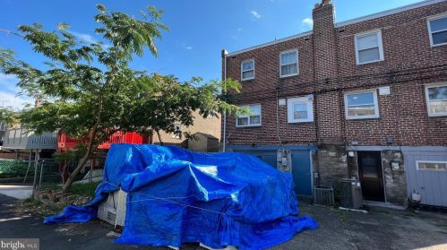 823 Longshore Ave, Philadelphia PA  19111-4422 exterior