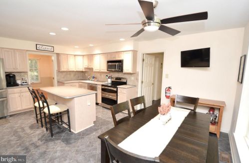 1 Bradford Dr, Southampton NJ  08088-8678 exterior