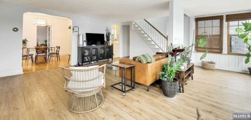 16 Beverly Pl, Edgewater NJ  07020-1304 exterior