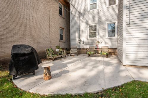 325 Montana St, Milwaukee WI 53219-3077 exterior