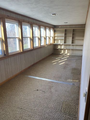 96 Old County Rd, Plaistow, NH 03865-2109