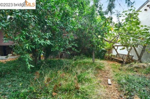 2133 Essex St, Berkeley CA 94705-1814 exterior