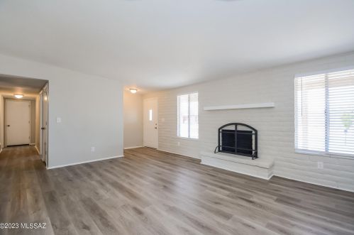 7321 Lakeside Dr, Tucson AZ  85730-3318 exterior