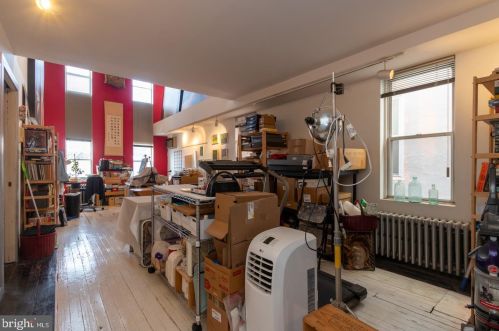 829 Catharine St, Philadelphia PA 19147-2716 exterior