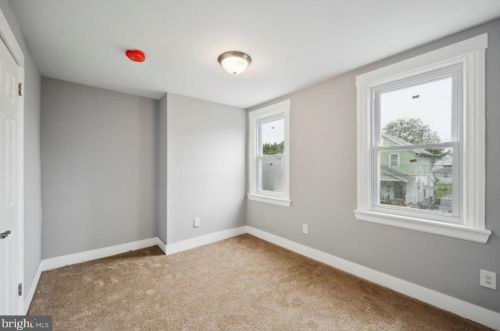 16 Roland Rd, Chester PA 19015-3327 exterior