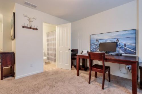 7360 Glisten Ave, Atlanta GA 30328-2876 exterior