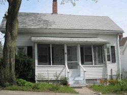 17 Gardner St, Newton, MA 02458-1504