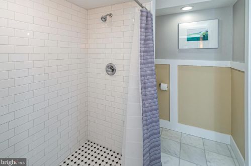 41 Manning Ln, Trenton NJ  08648-1018 exterior