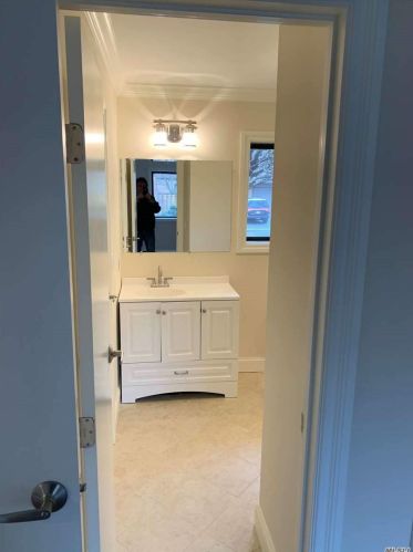 44 Ashley Cir, Commack NY 11725-4640 exterior