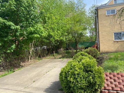 872 Mirror St, Pittsburgh, PA 15217-2642