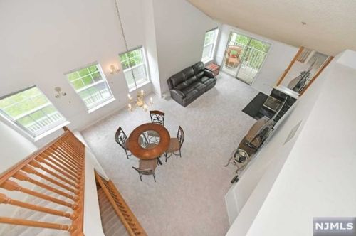 1037 Cambridge Ct, Mahwah NJ 07430-3249 exterior