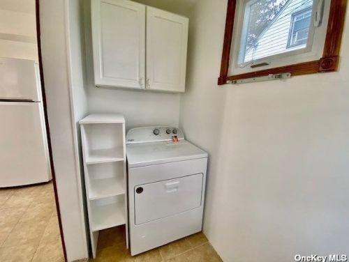 87 Regent St, Valley Stream NY 11580-4029 exterior