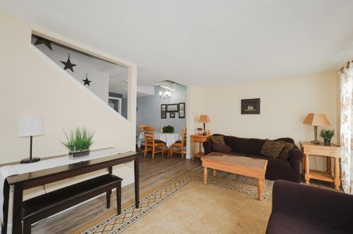 23 Vinton Dr, Concord NH  03303-1582 exterior