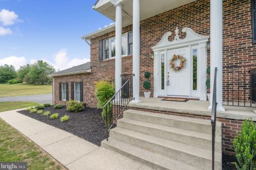 801 White Marsh Ct, Huntingtown MD 20639-2802 exterior