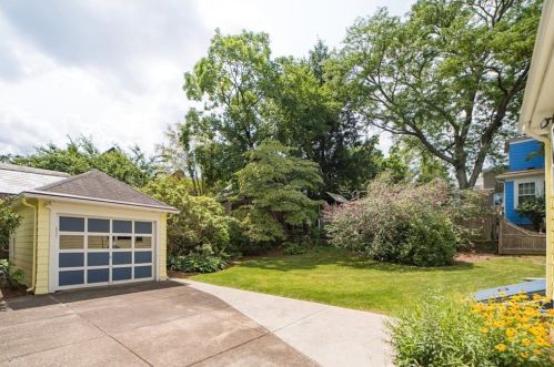 293 Doyle Ave, Providence RI 02906-3354 exterior