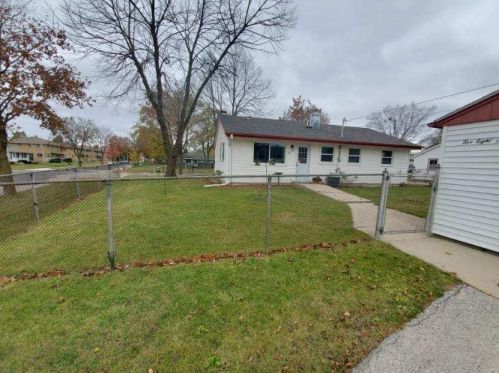 5874 Marilyn St, Milwaukee, WI 53221-4144