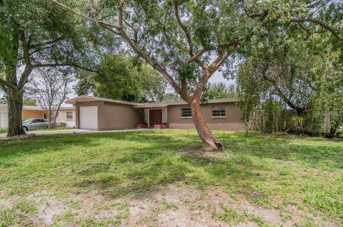 10401 26th St, Tampa, FL 33612-7147