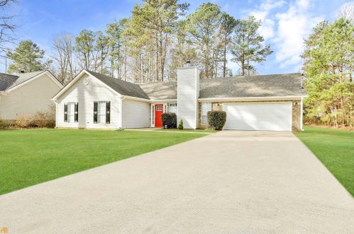 4785 Janice Dr, Atlanta GA  30337-5311 exterior