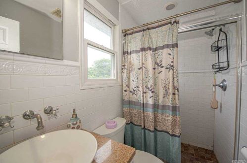 1 April Ave, Huntington Station NY 11746-7002 exterior