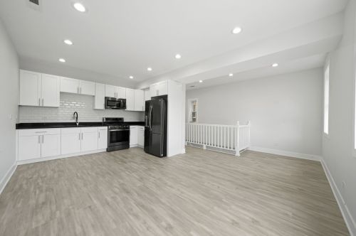 323 Homan Ave, Chicago IL 60655-3509 exterior