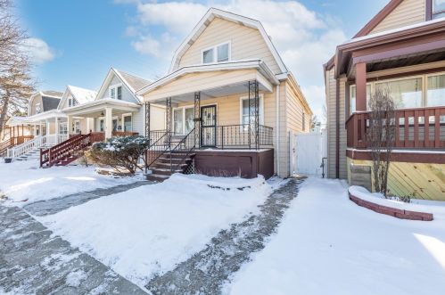 3611 61st St, Chicago, IL 60629-3921