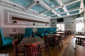 2047 Green St, Philadelphia PA 19130-3111 exterior