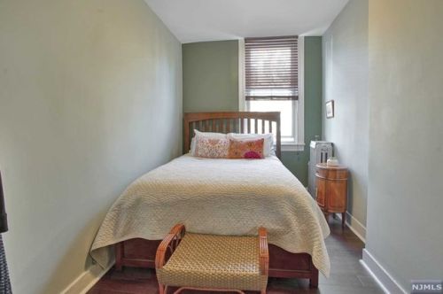 593 Gregory Ave, Union City NJ 07086-5878 exterior