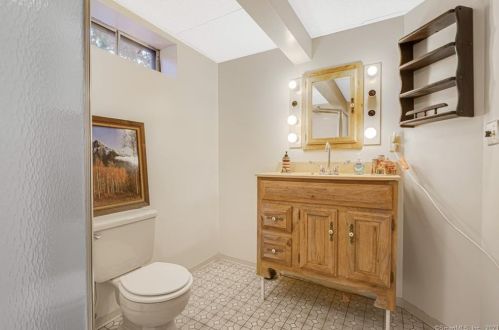 325 Scott Swamp Rd, Farmington CT 06032-3415 exterior