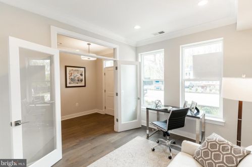 10338 Grosvenor Pl, Rockville, MD 20852