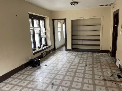 4424 Meinecke Ave, Milwaukee, WI 53210-2924