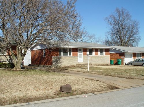 1557 Reale Ave, Saint Louis MO  63138-2448 exterior