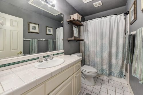 3390 Beatty Dr, Folsom CA 95762-7000 exterior