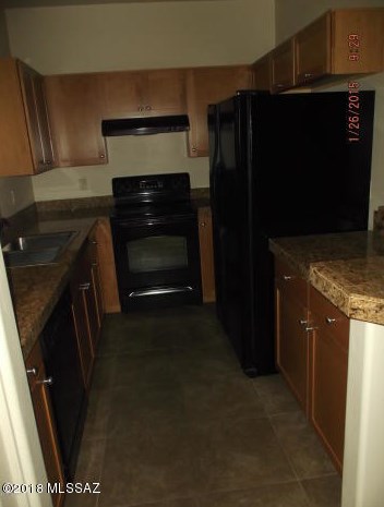 8680 Placita De Las Tarascas, Tucson AZ  85710-6200 exterior