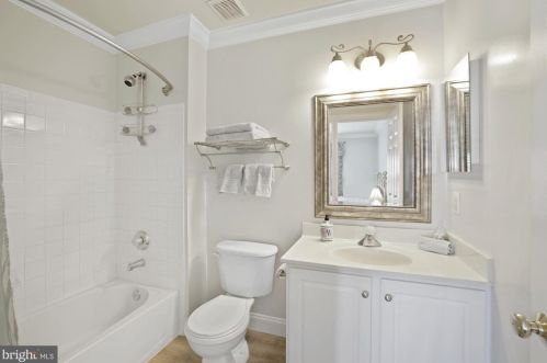 7001 Highland Mdw Ct, Alexandria VA 22315-3963 exterior