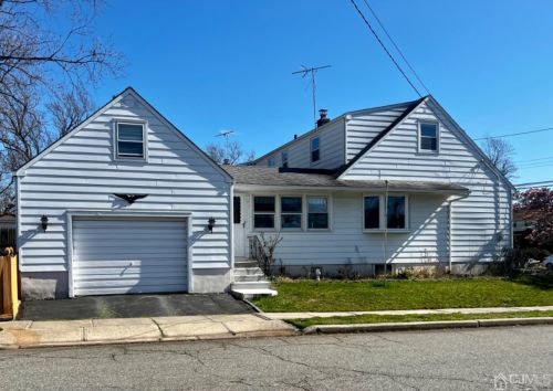 52 Grand Ave, Iselin, NJ 08830-2240