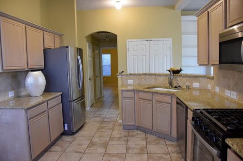 9804 Shelby Pl, Frisco TX 75035-5284 exterior