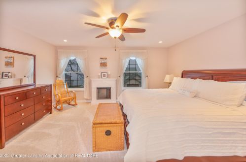 6249 Reynolds Rd, Haslett MI 48840-8906 exterior