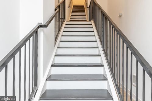 2002 Frankford Ave, Philadelphia PA  19125-1920 exterior