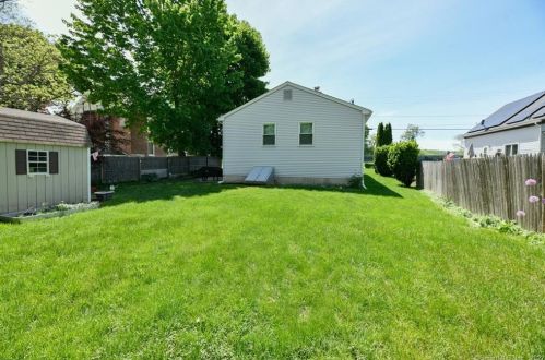 199 Oak Ave, Torrington CT 06790-6824 exterior