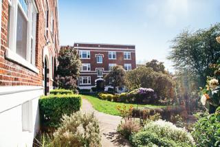 615 Bellevue Ave, Seattle WA  98102-4793 exterior