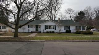 625 Forest Dr, Fenton, MI 48430-1811