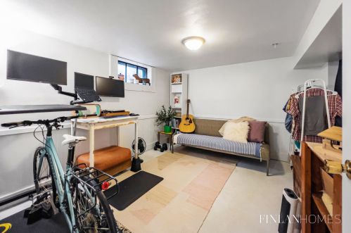 1040 Innes St, Grand Rapids MI 49503-3660 exterior